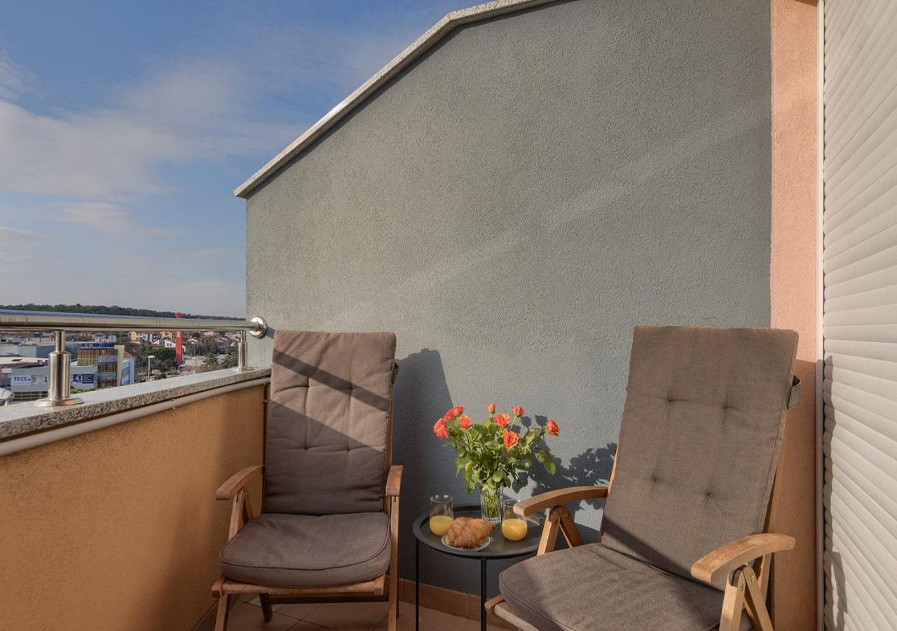 Apartment Leki - Newly Renovated, Modern City Spot بولا المظهر الخارجي الصورة