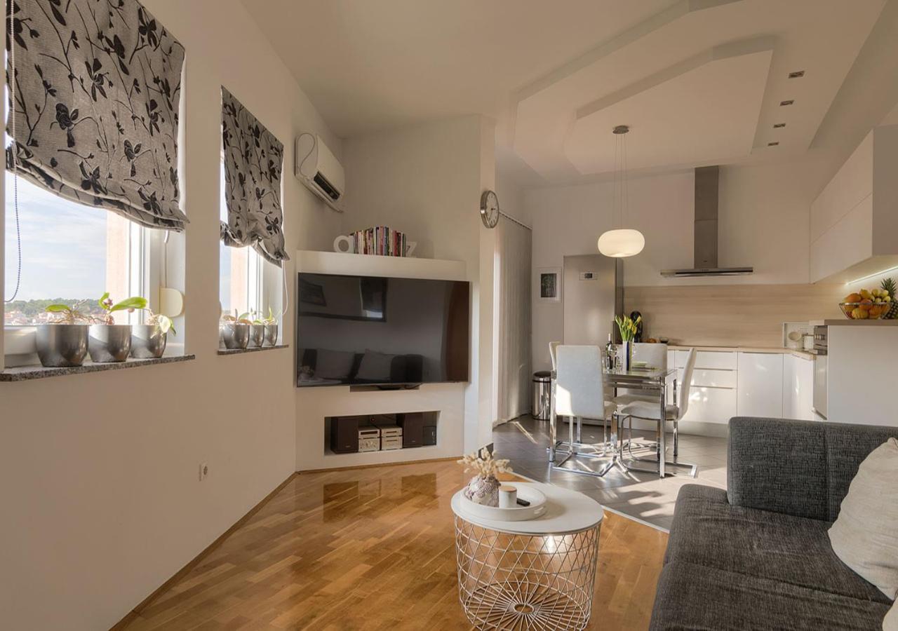 Apartment Leki - Newly Renovated, Modern City Spot بولا المظهر الخارجي الصورة