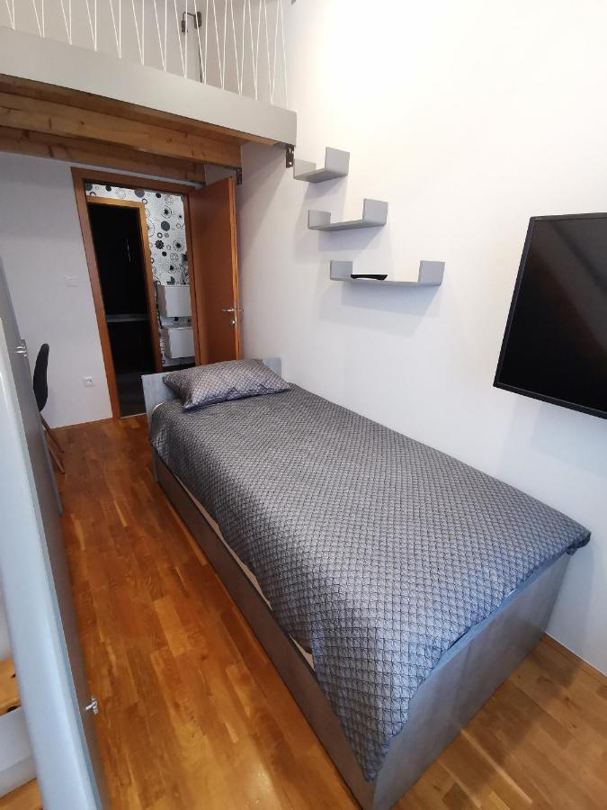 Apartment Leki - Newly Renovated, Modern City Spot بولا المظهر الخارجي الصورة